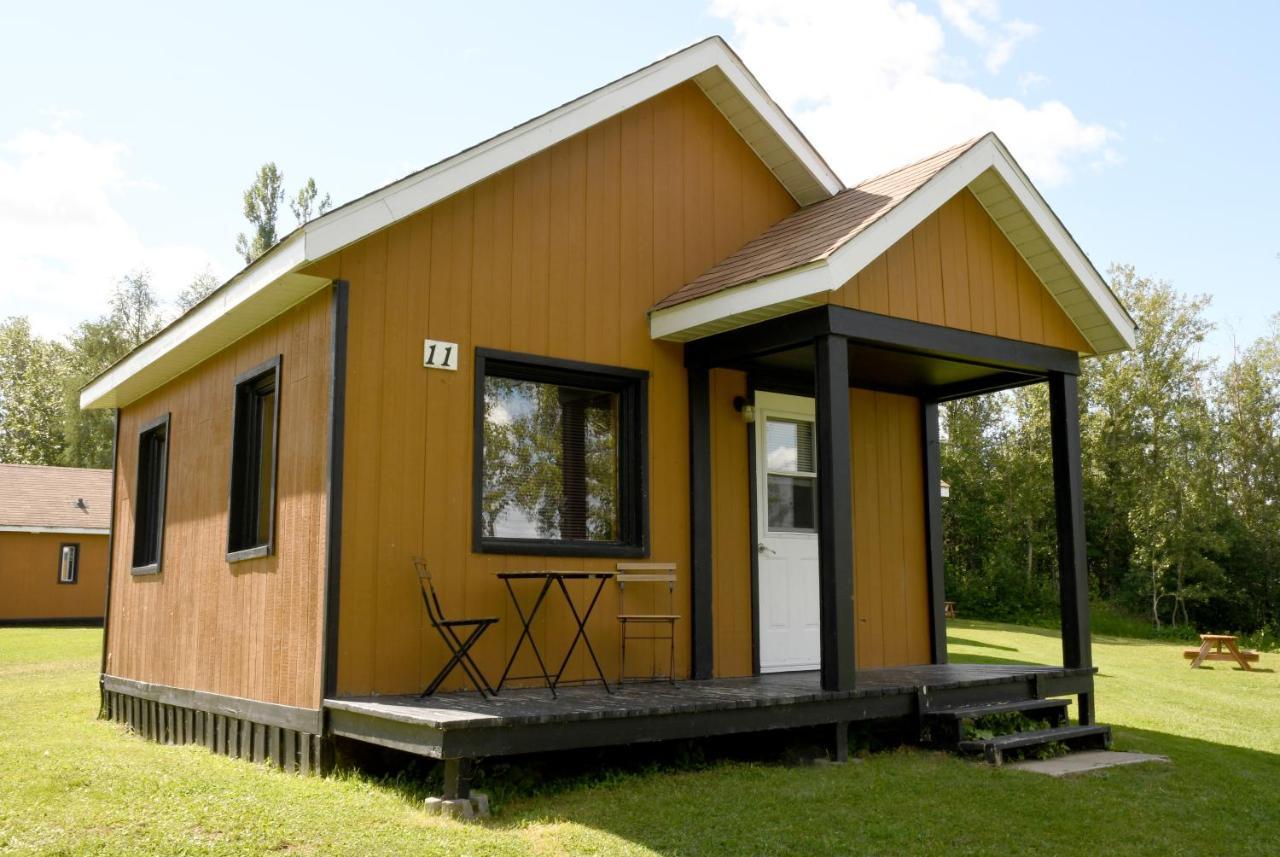 Chalets Du Lac Matapedia Val-Brillant Exterior foto